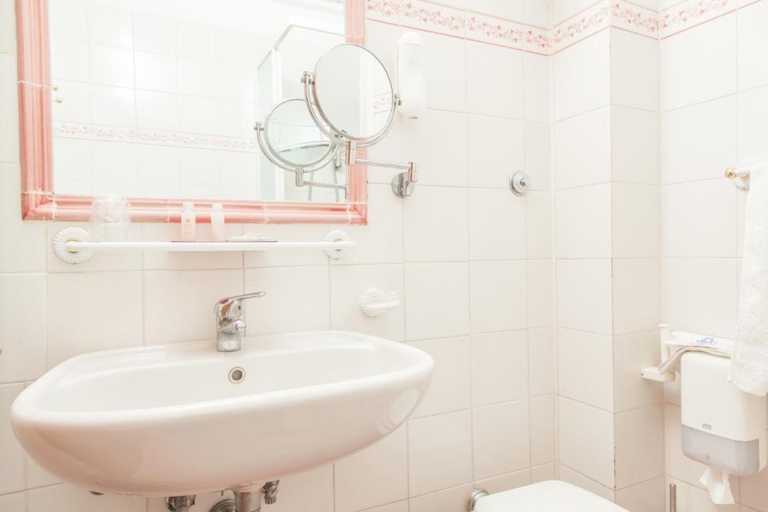 Photo of Bathroom in Forio