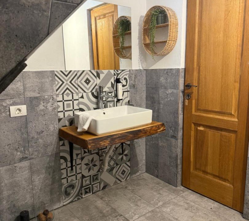 Photo of Bathroom in Moieciu