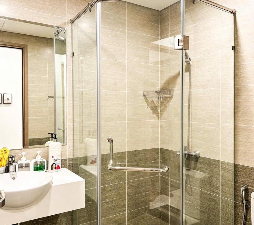 Photo of Bathroom in District 9