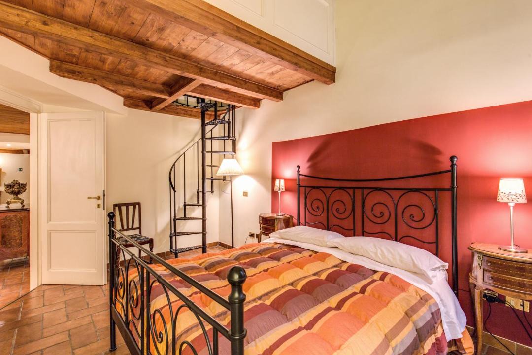 Photo of Bedroom in Rione VI Parione