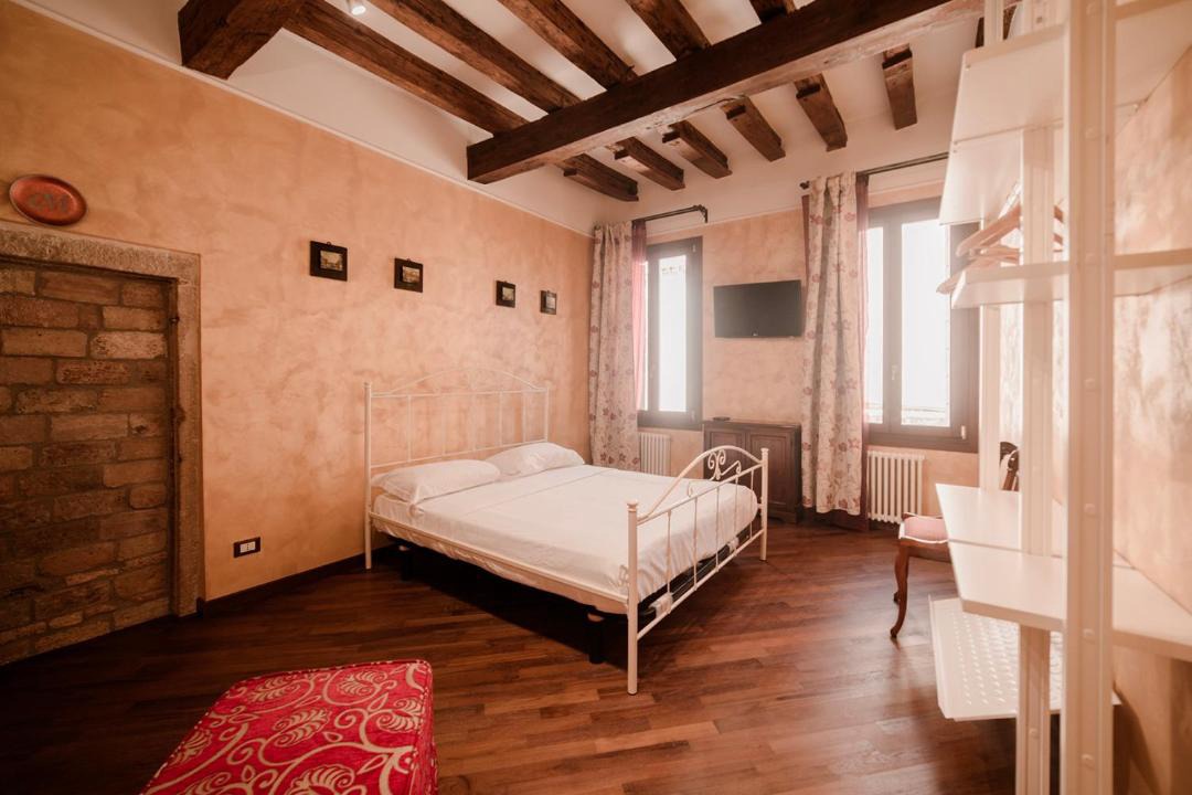 Photo of Bedroom in Santa Croce