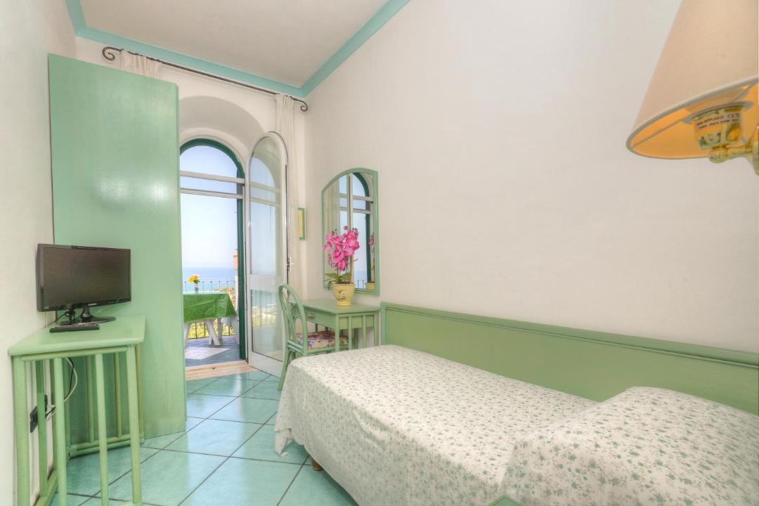 Photo of Bedroom in Forio