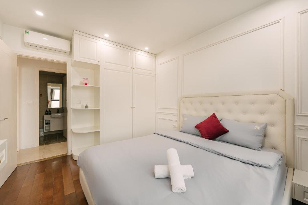 Photo of Bedroom in Trung Hoa Nhan Chinh
