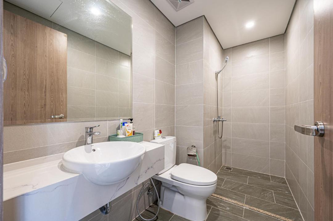 Photo of Bathroom in District 9