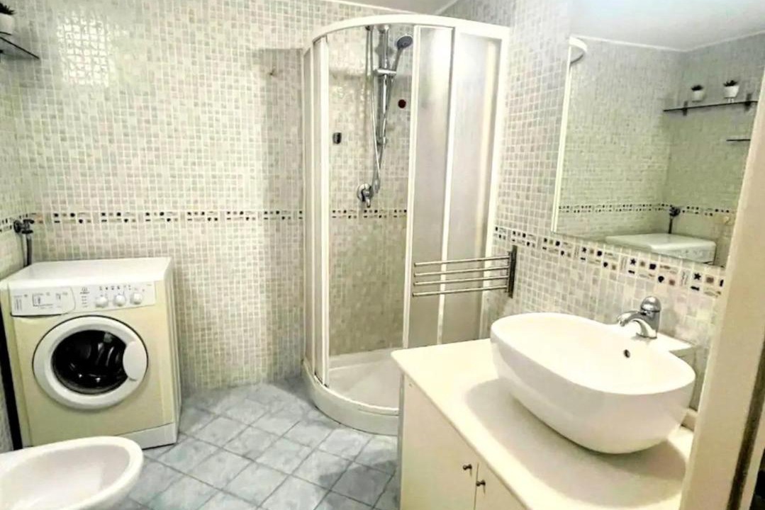 Photo of Bathroom in Bacoli