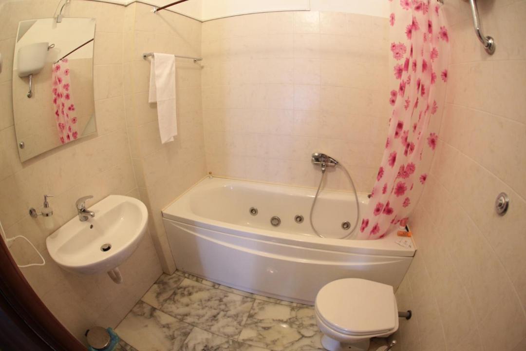 Photo of Bathroom in Ripa