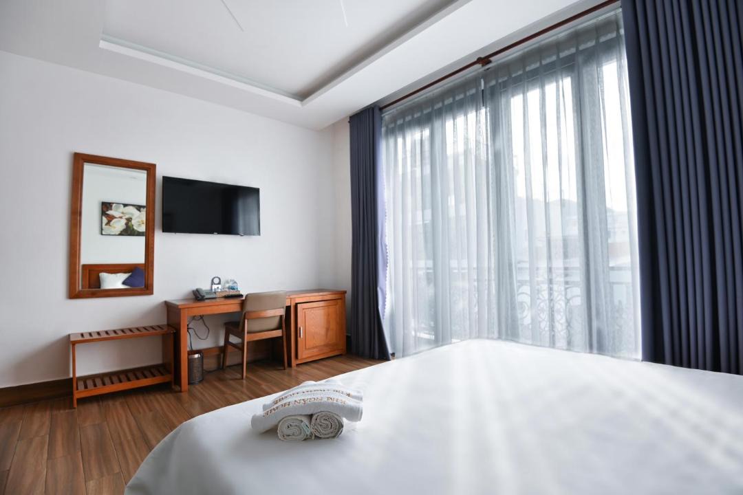 Photo of Bedroom in Con Son