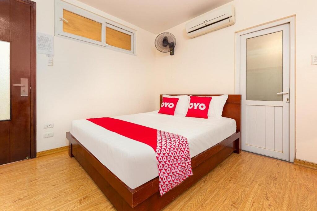 Photo of Bedroom in Trung Hoa Nhan Chinh