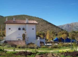 Photo of Buildings in Introdacqua