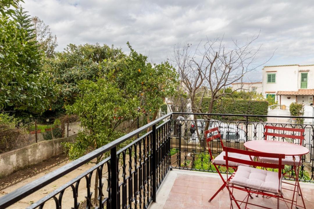 Photo of Patio Balcony in Meta