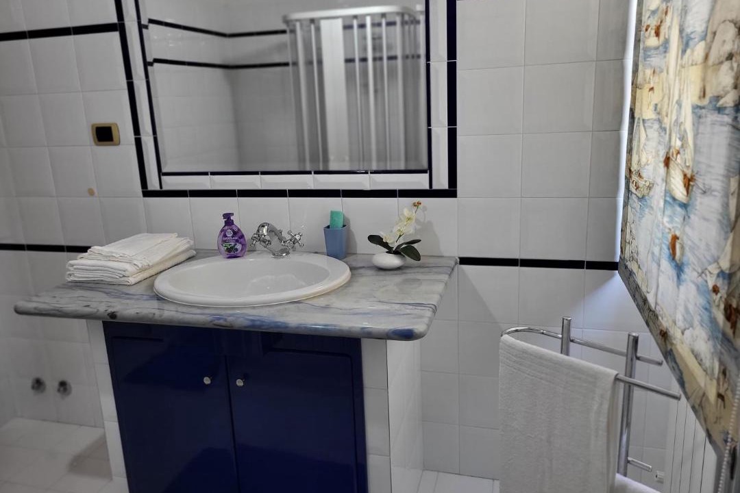 Photo of Bathroom in Tollo