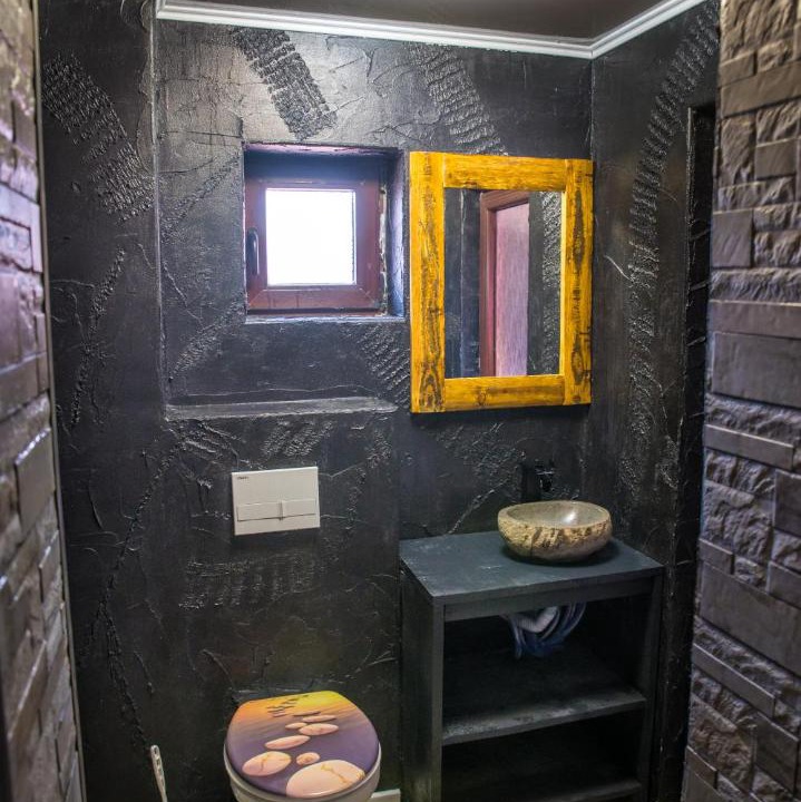 Photo of Bathroom in Lupeni