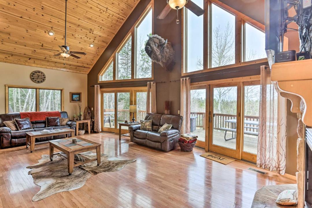 Photo of Livingroom in Deadwood