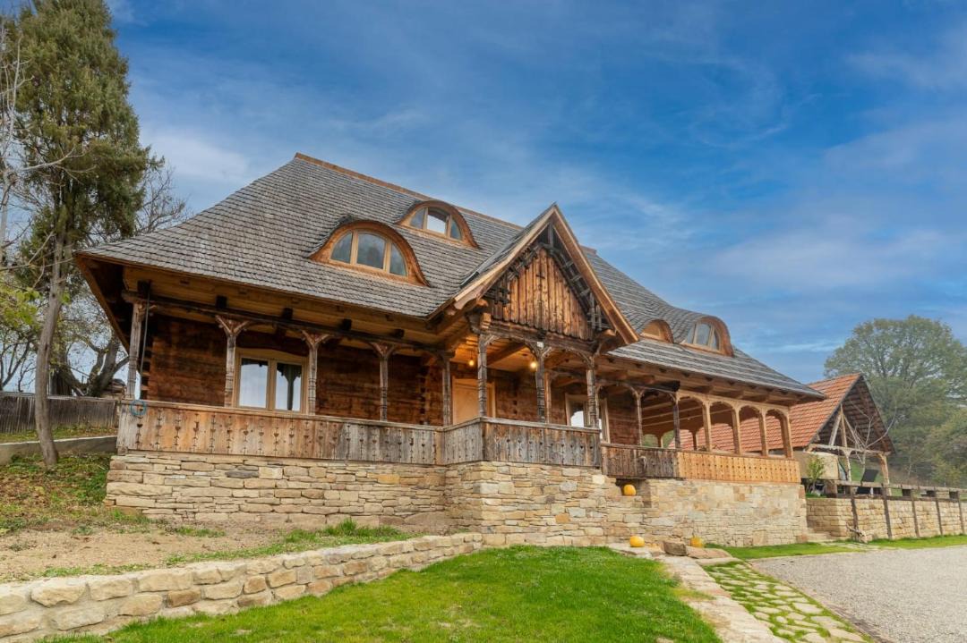 Photo of Buildings in Poienile Izei