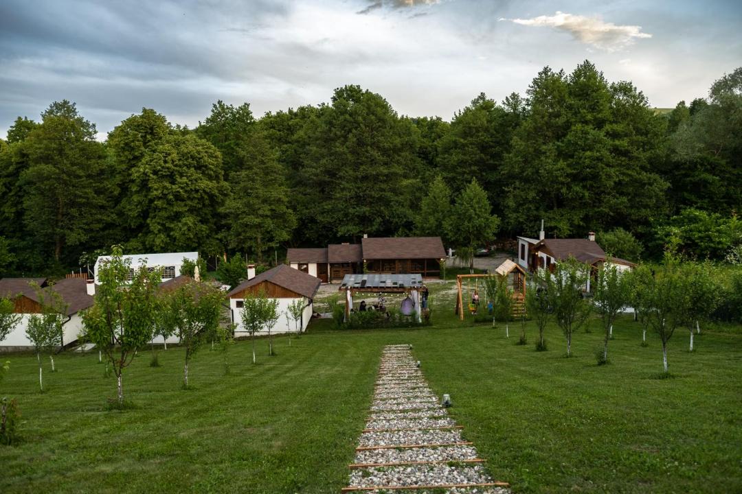Photo of Others in Hoghiz