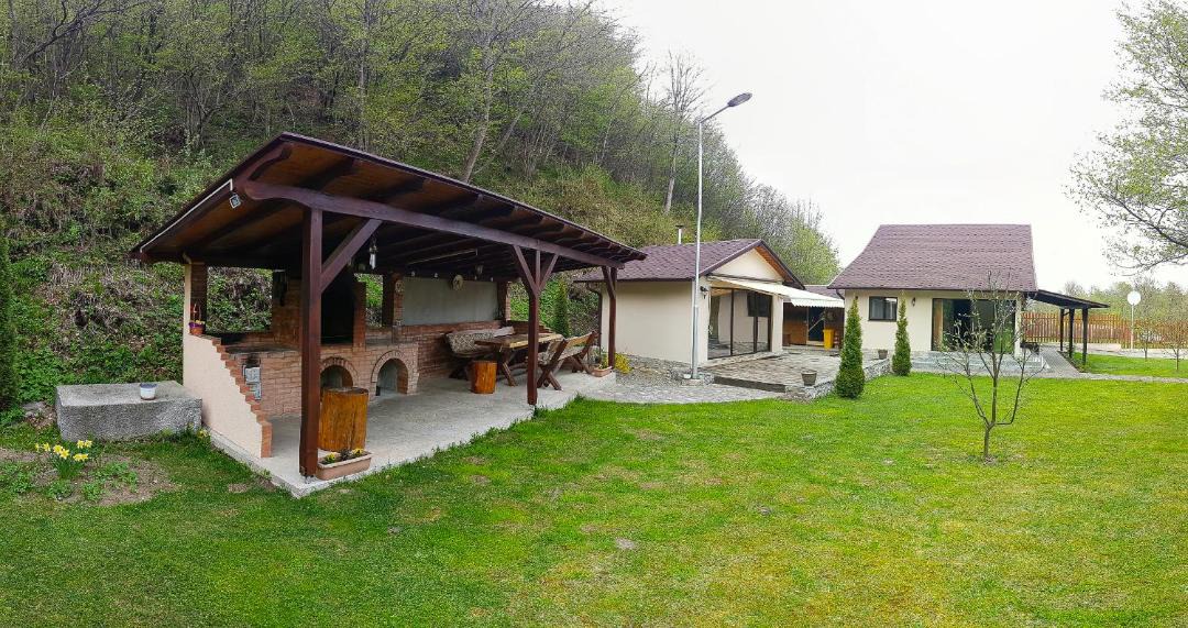 Photo of Buildings in Lisa