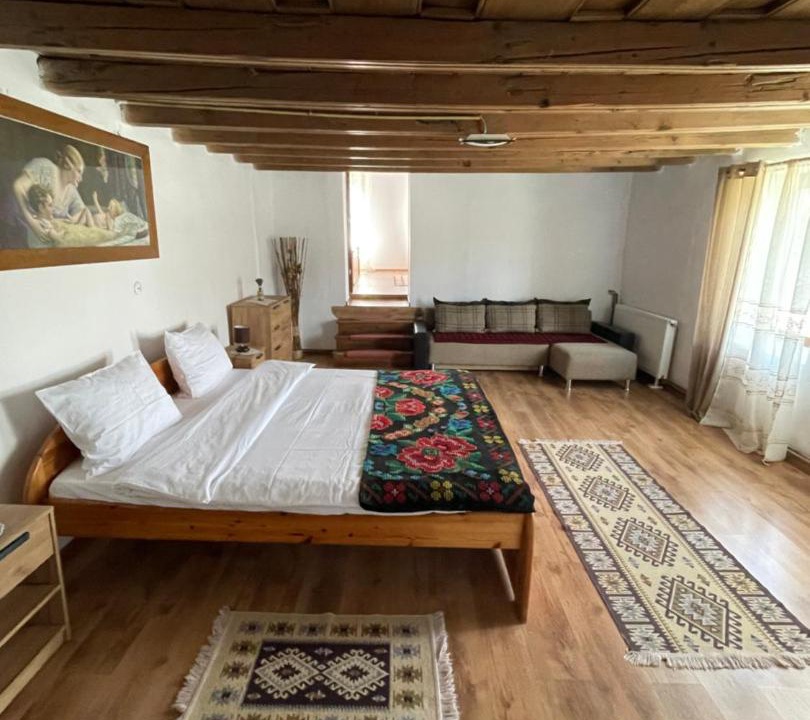 Photo of Bedroom in Crit