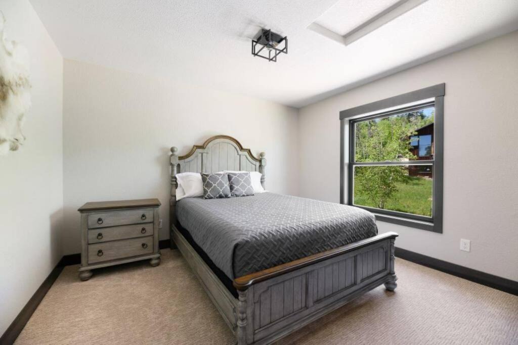 Photo of Bedroom in Lead