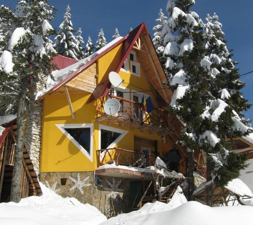 Photo of Buildings in Vartop