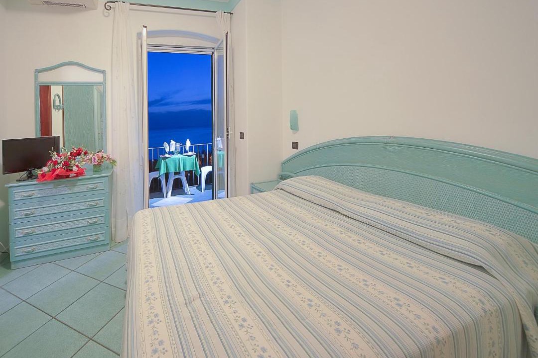 Photo of Bedroom in Forio