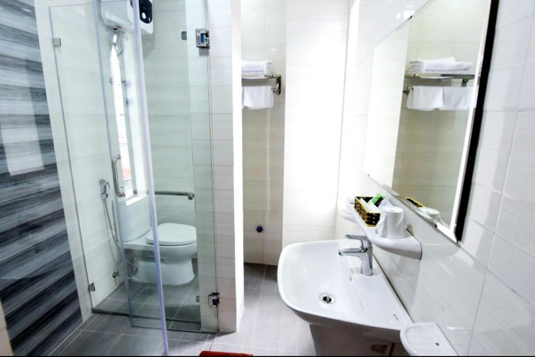 Photo of Bathroom in Lach Tray