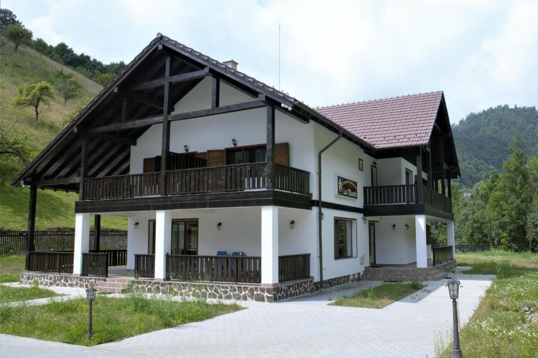 Photo of Others in Rebra