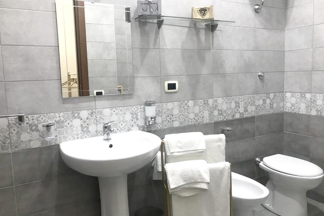 Photo of Bathroom in Naples City Centre