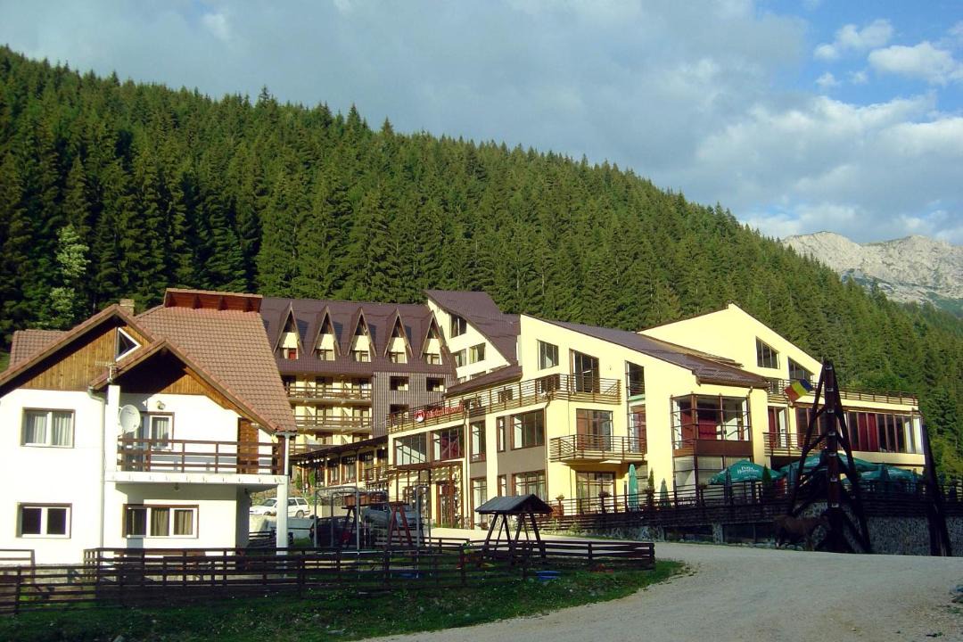 Photo of Buildings in Moeciu de Sus