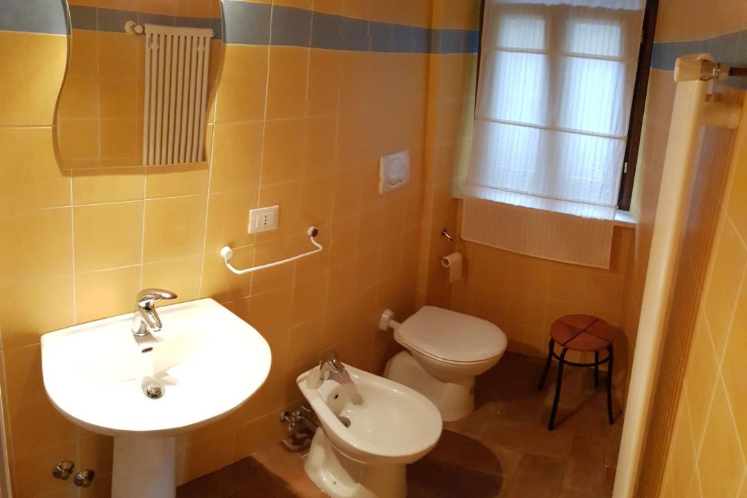 Photo of Bathroom in Gagliano Aterno