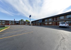 Americas Best Value Inn Wall