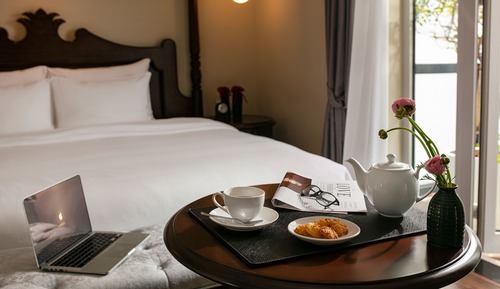 Grand Rue Signature Suite - Balcony & City View