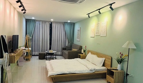 Deluxe Studio