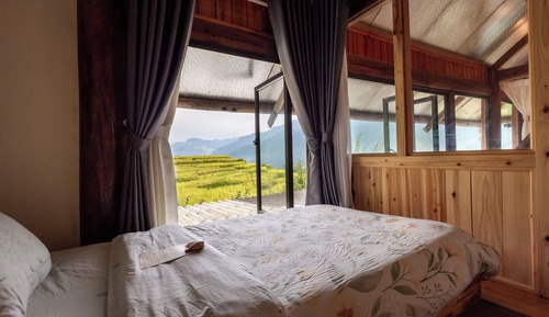 Single Room, Mountain View