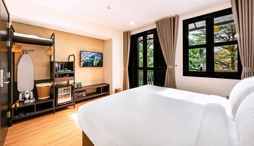 Family Room, Garden View