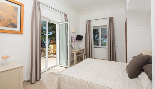 Comfort Double Room, Partial Sea View