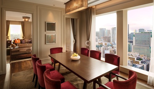 Suite, 1 King Bed, Corner (View)