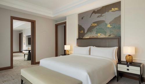 Grand Suite, 1 King Bed, City View