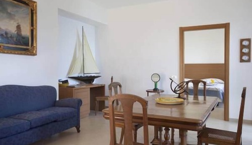 Triple Room, Annex Building