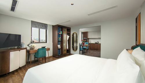 Room, Connecting Rooms, City View