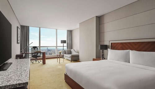 Premium Room, 1 King Bed, Club Lounge Access