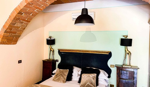 Deluxe Suite, Hill View