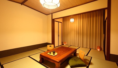 Standard Japanese Style Room of 14 Tatami-mats with Bath (No View), Non-Smoking