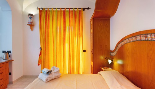 Superior Double or Twin Room, Partial Sea View