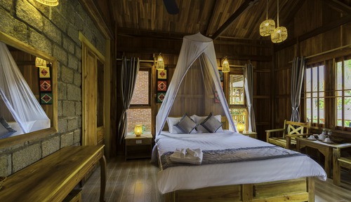 Deluxe Chalet, Pool View