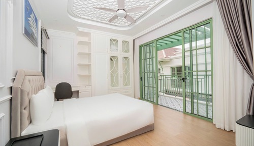 Luxury Villa, City View