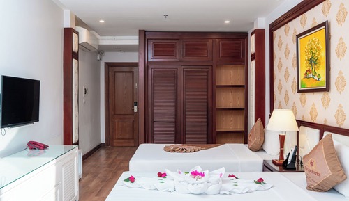 Deluxe Triple Room City View