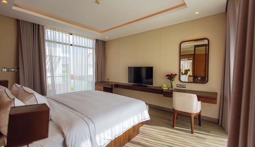 Luxury Suite, Balcony, Golf View