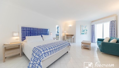 Superior Double Room, Partial Sea View