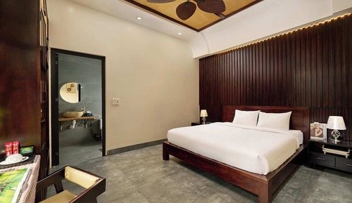 Deluxe Room, Balcony, Pool View