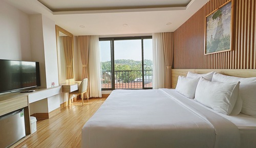 Deluxe Room, 1 King Bed